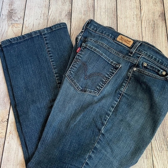 512 Levi’s Perfectly Slimming Bootcut Jeans 14 - Picture 1 of 7